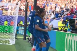 法国1-0领先巴拉圭！姆巴佩点球得分，杜埃倒地VAR介入改判点球！