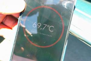 法国记者亲测：法巴之战球场座椅温度逼近70℃