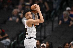 上赛季鹈鹕场均得5.2分,记者称爵士与特雷·亚历山大签订双向合同