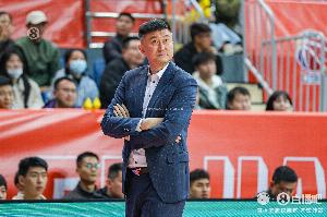 外籍教练将接替杜锋？广东男篮今日发布招聘公告设有球队翻译职位
