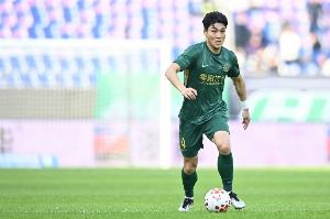体坛报:世界杯期间中超唯一代表朴镇燮重返浙江队,提升球队中后场防守强度