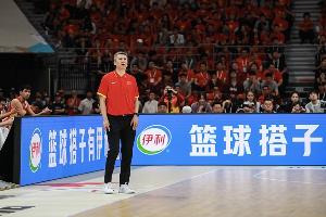 记者:期待日本战胜韩国,以便中国男篮在相互战绩上更有优势
