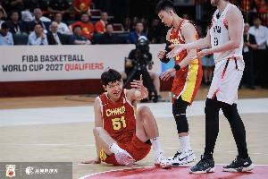 NBA球星杨瀚森13分钟内5投3中得9分7篮板4次犯规 6罚3中及空篮三不沾